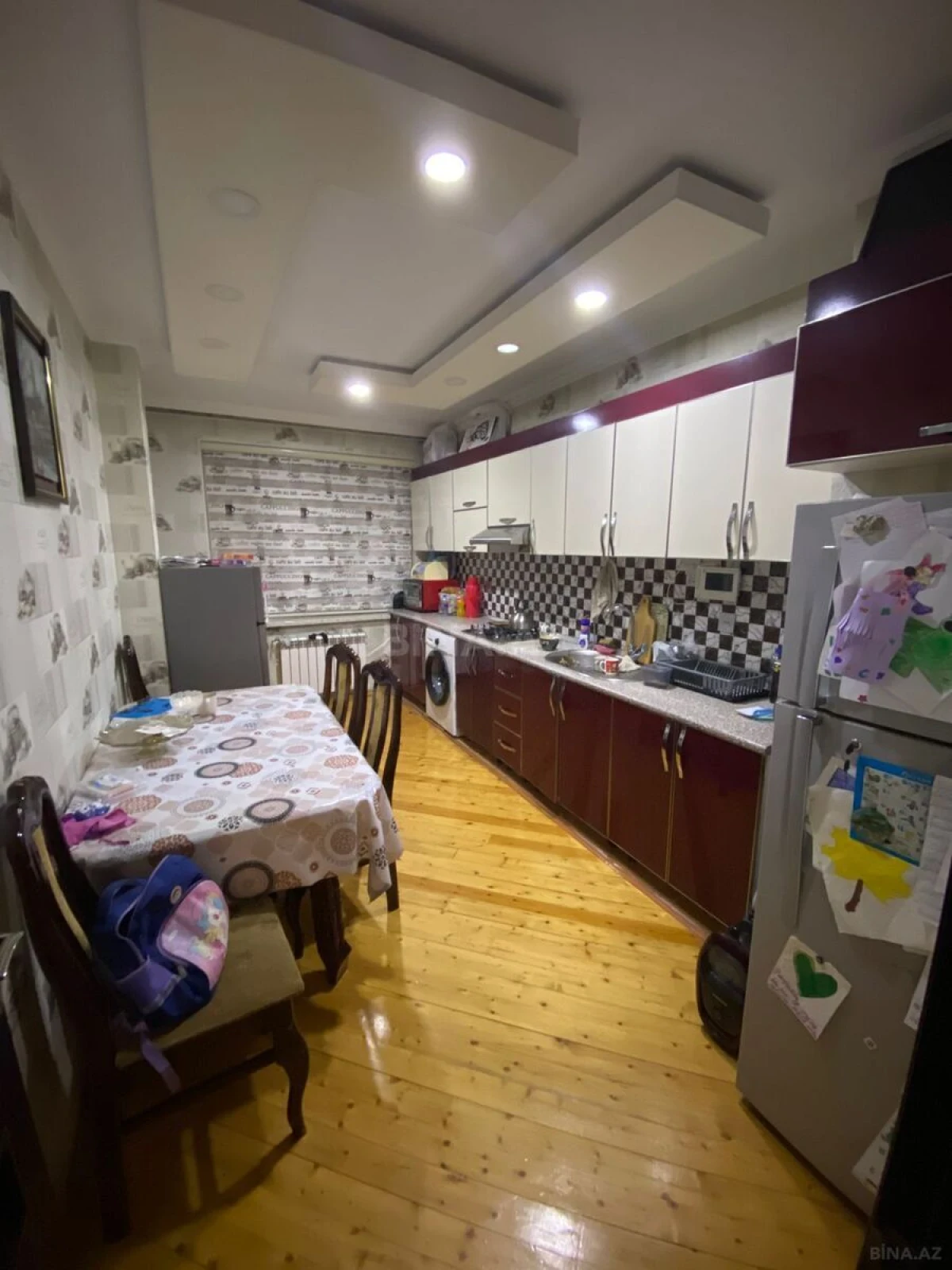 Kirayə verilir 2 otaqlı mənzil 85 m²