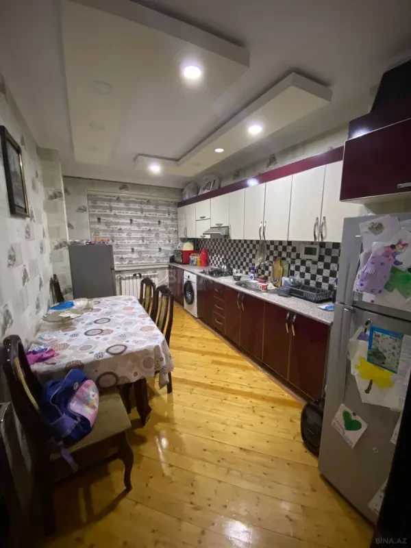 Kirayə verilir 2 otaqlı mənzil 85 m²
