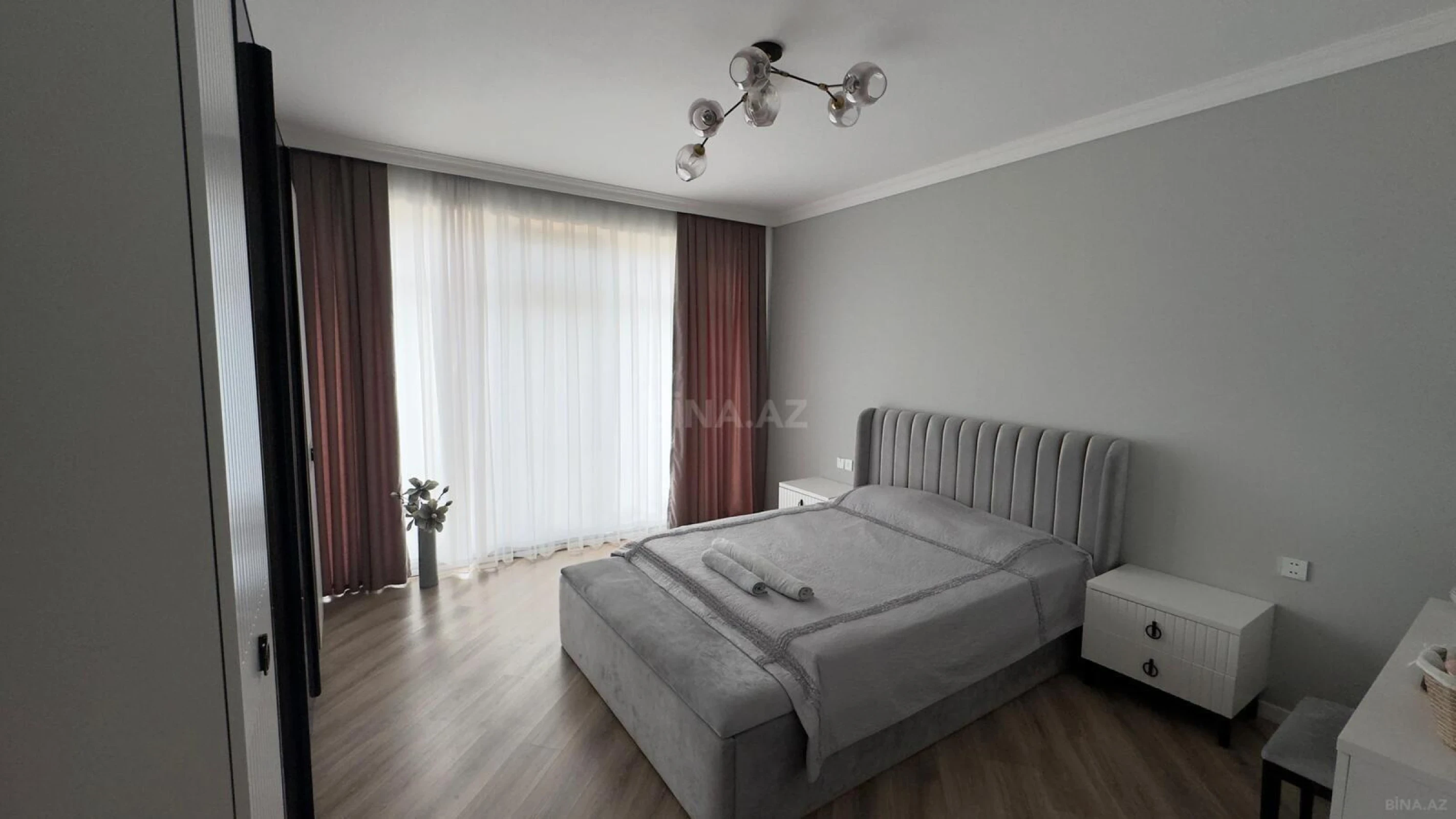 Satılır 6 otaqlı həyət evi 270 m²