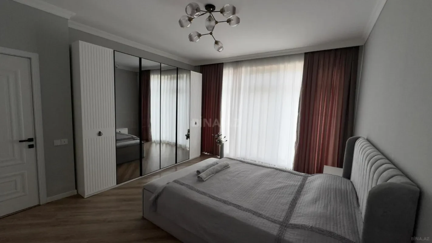 Satılır 6 otaqlı həyət evi 270 m²