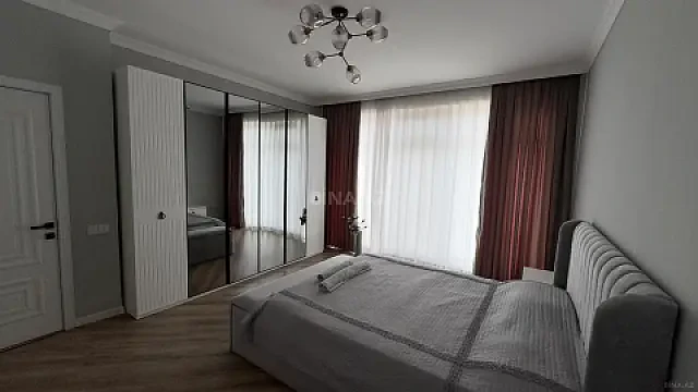 Satılır 6 otaqlı həyət evi 270 m²