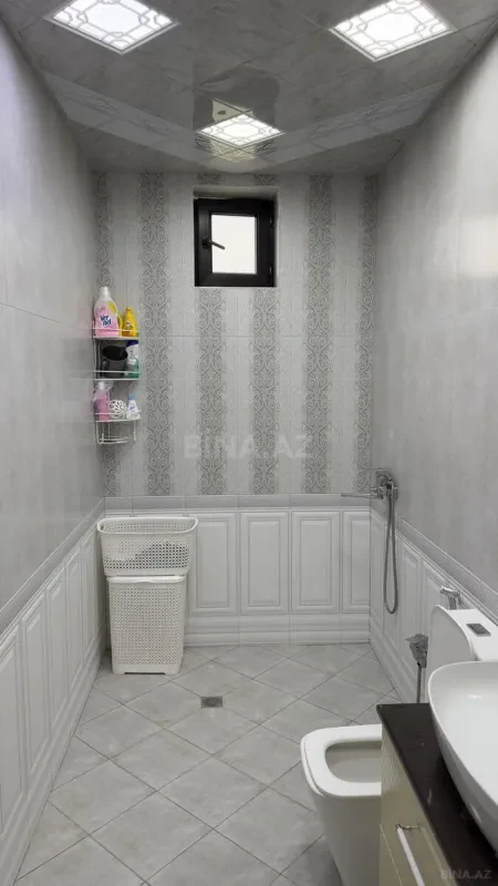 Satılır 6 otaqlı həyət evi 270 m²