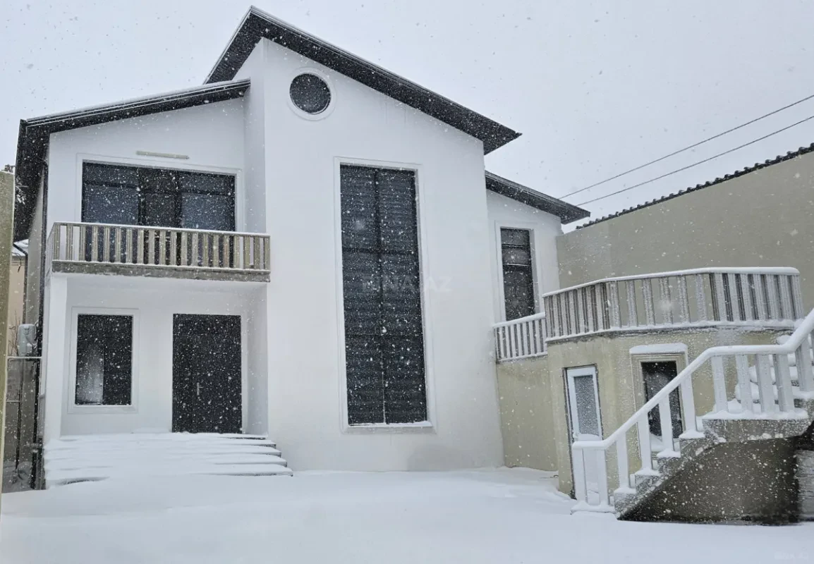 Satılır 6 otaqlı həyət evi 270 m²