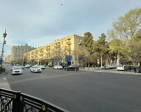 Satılır obyekt 100 m² — Bakı 100.00 m²