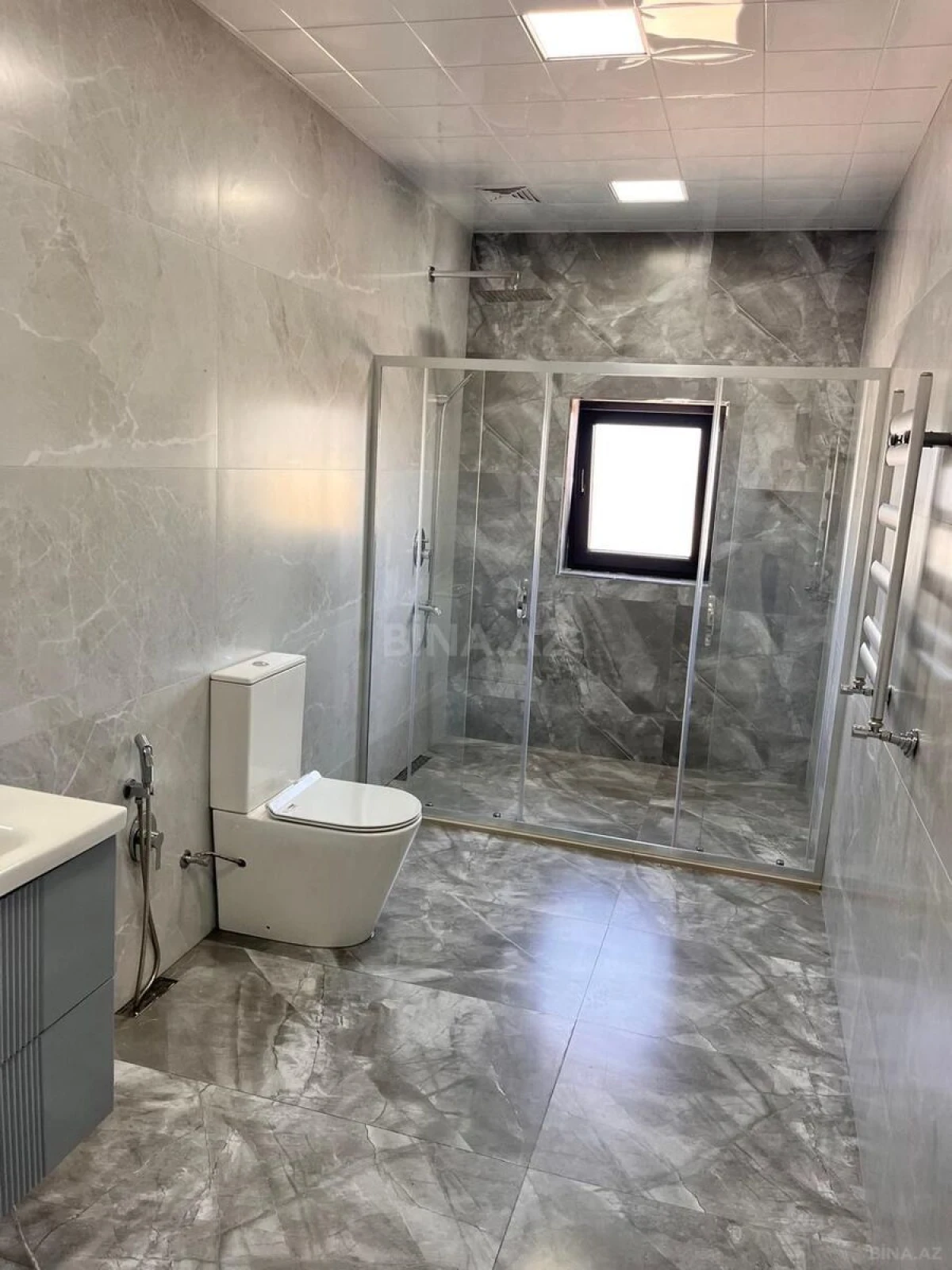 Kirayə verilir 6 otaqlı həyət evi 250 m²