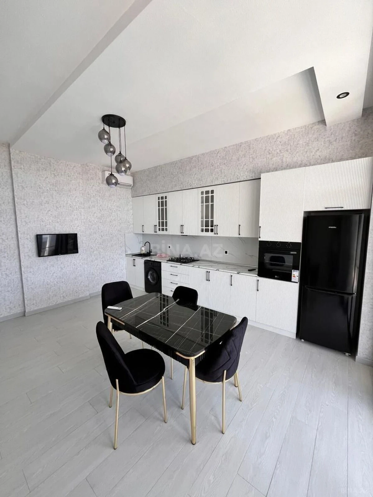 Kirayə verilir 6 otaqlı həyət evi 250 m²