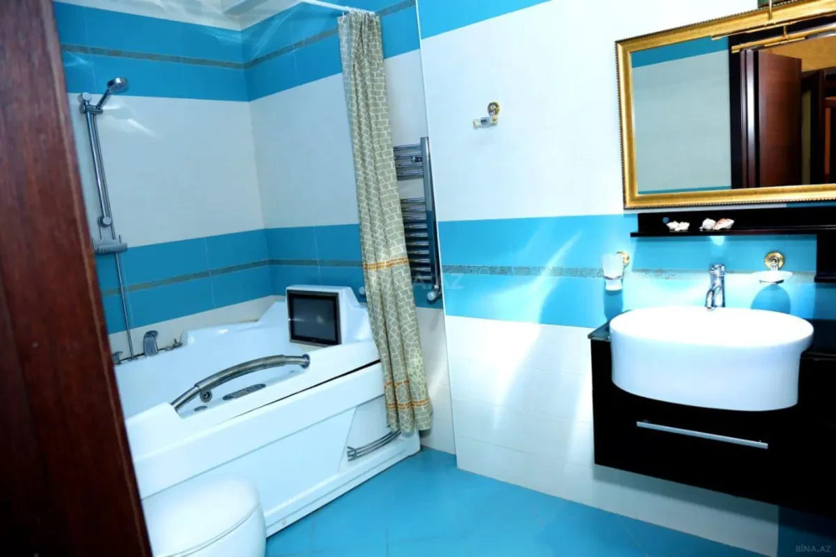 Kirayə verilir 4 otaqlı mənzil 210 m²