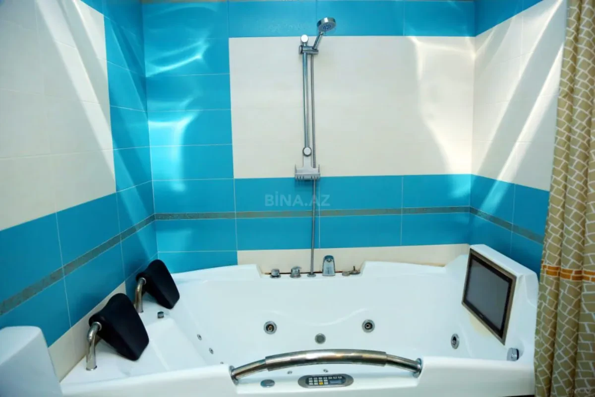 Kirayə verilir 4 otaqlı mənzil 210 m²