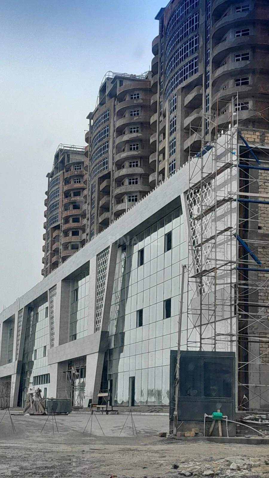 Satılır 1 otaqlı mənzil 57 m²
