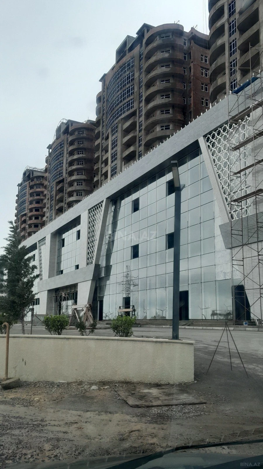 Satılır 1 otaqlı mənzil 57 m²