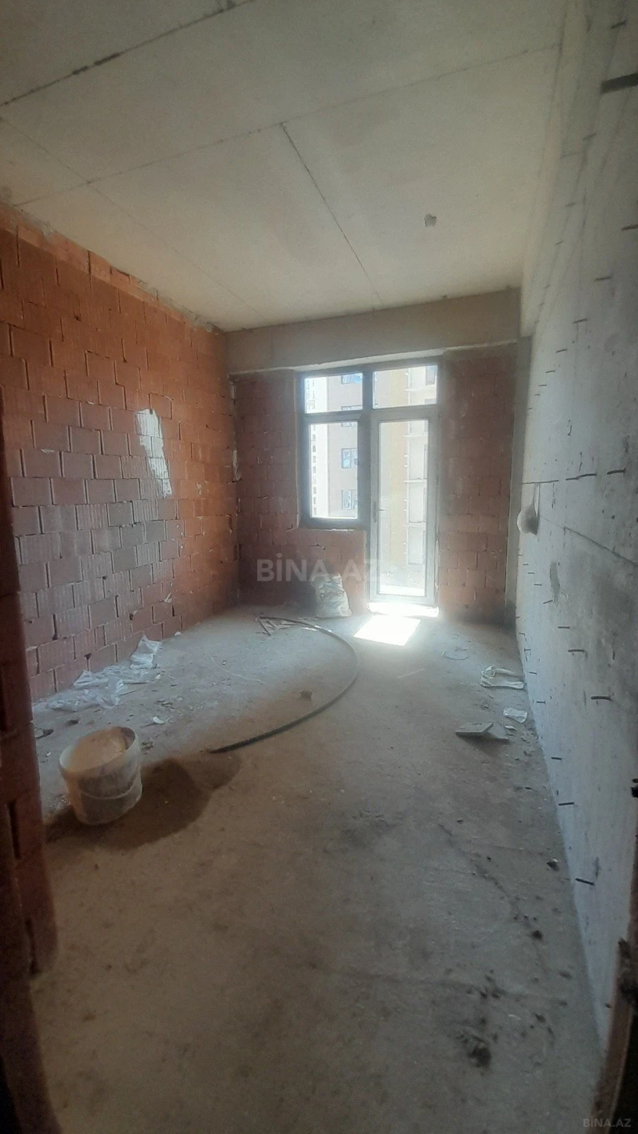 Satılır 1 otaqlı mənzil 57 m²