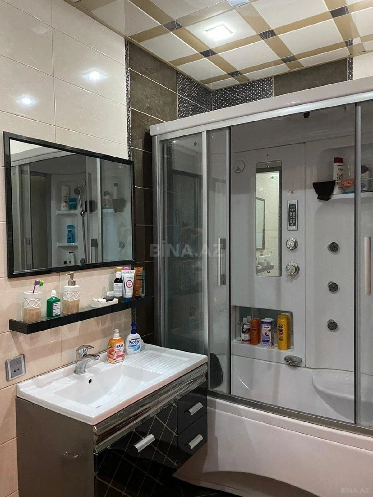 Satılır 3 otaqlı mənzil 132 m²