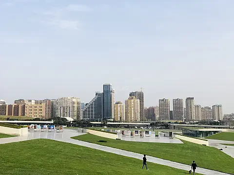 Satılır 3 otaqlı mənzil 132 m²