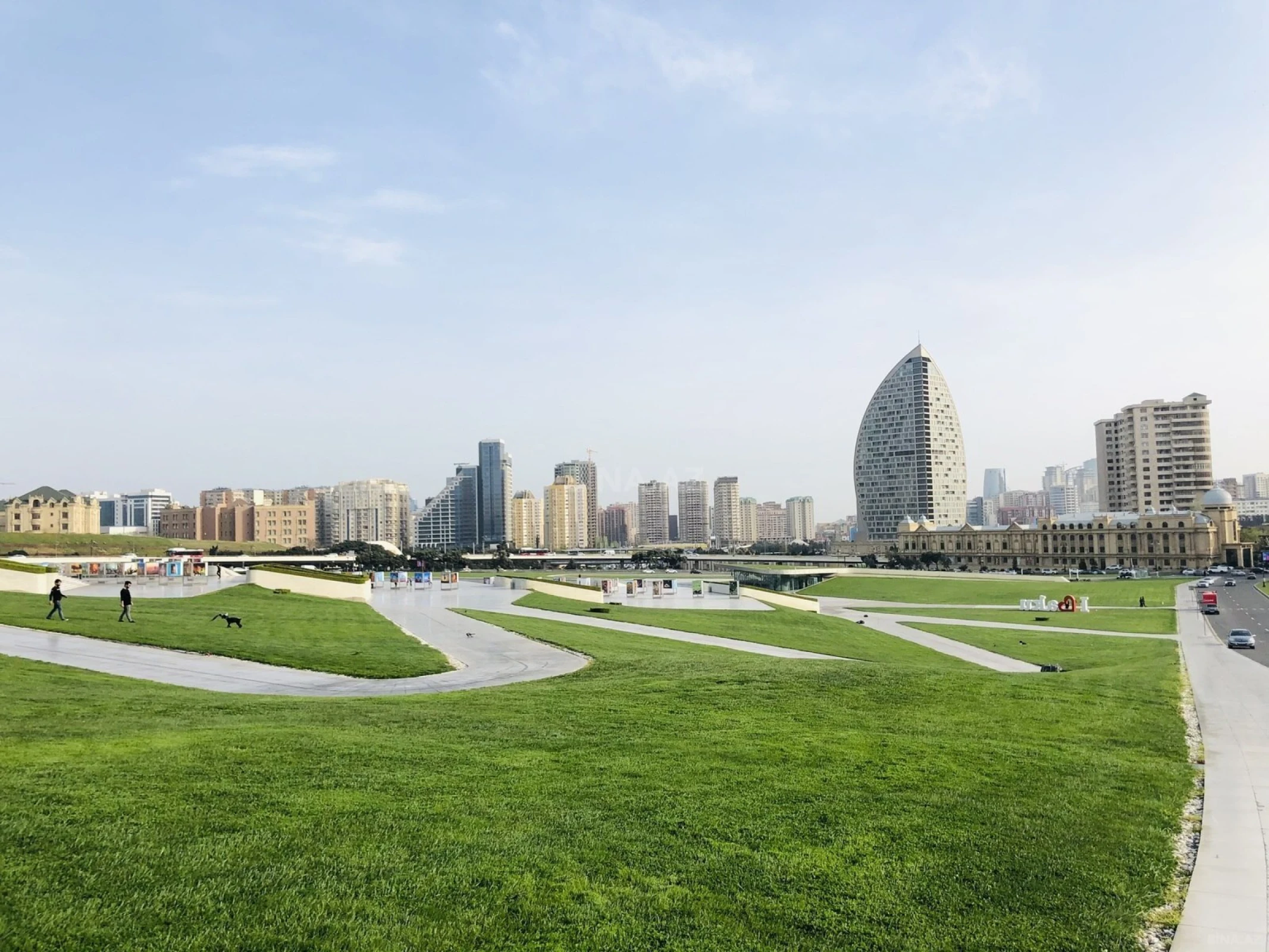 Satılır 3 otaqlı mənzil 132 m²