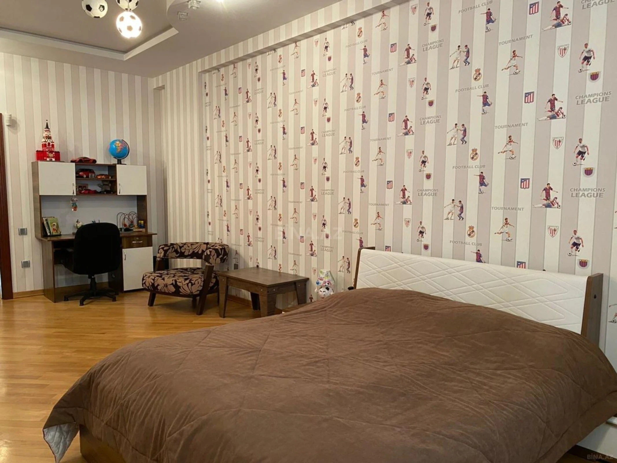 Satılır 3 otaqlı mənzil 132 m²
