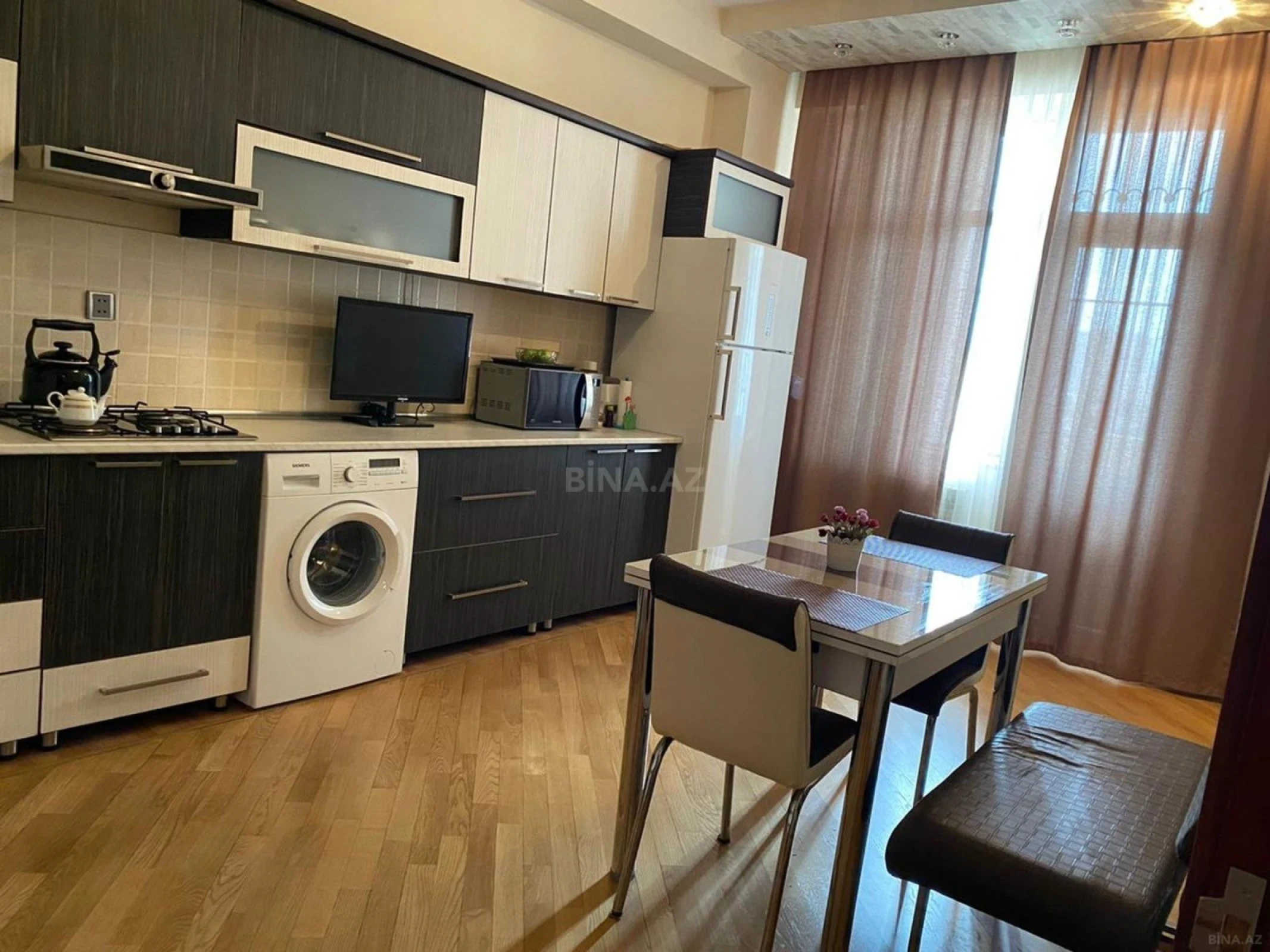 Satılır 3 otaqlı mənzil 132 m²