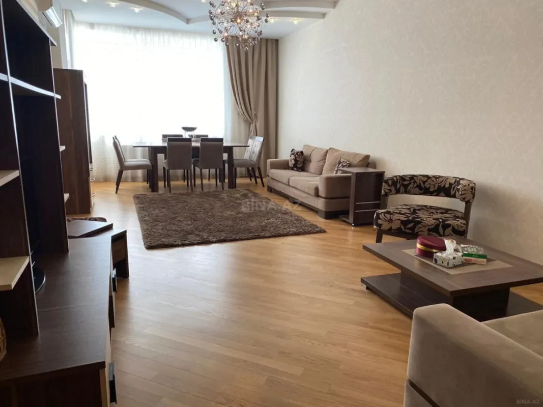 Satılır 3 otaqlı mənzil 132 m²