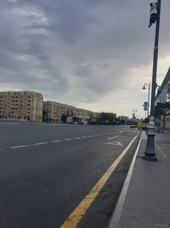 Satılır 3 otaqlı mənzil 132 m²