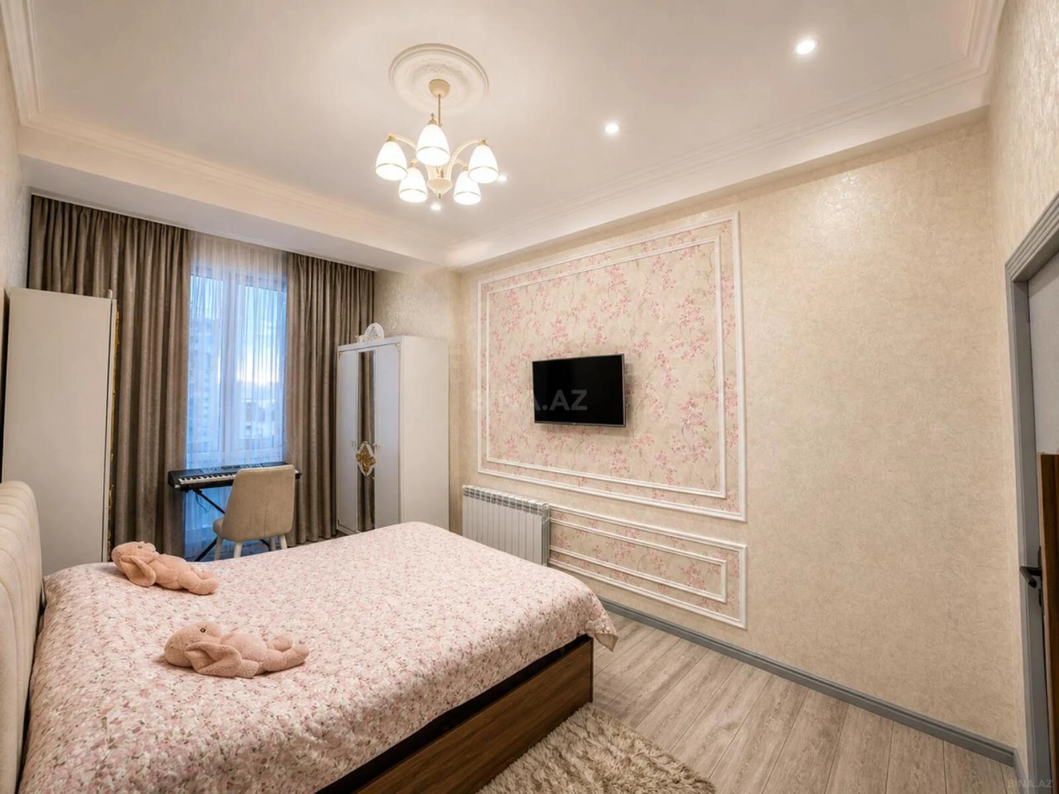 Satılır 3 otaqlı mənzil 117 m²