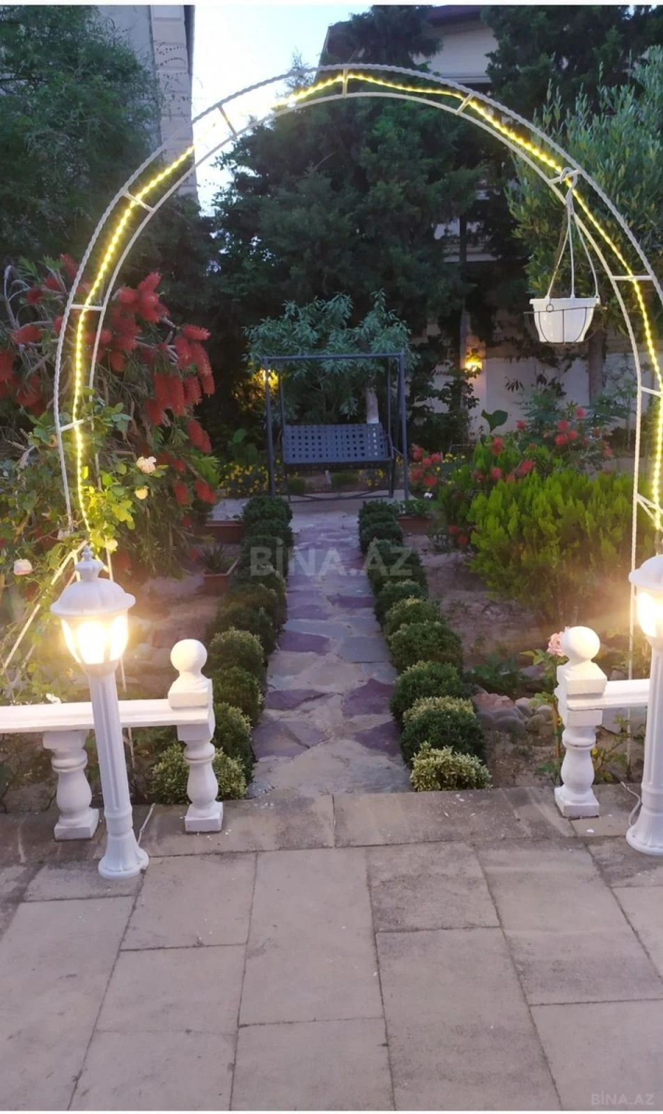 Kirayə verilir 6 otaqlı həyət evi 250 m²