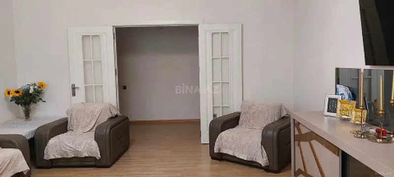 Satılır 4 otaqlı mənzil 142 m²