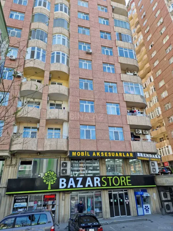 Satılır 4 otaqlı mənzil 142 m²