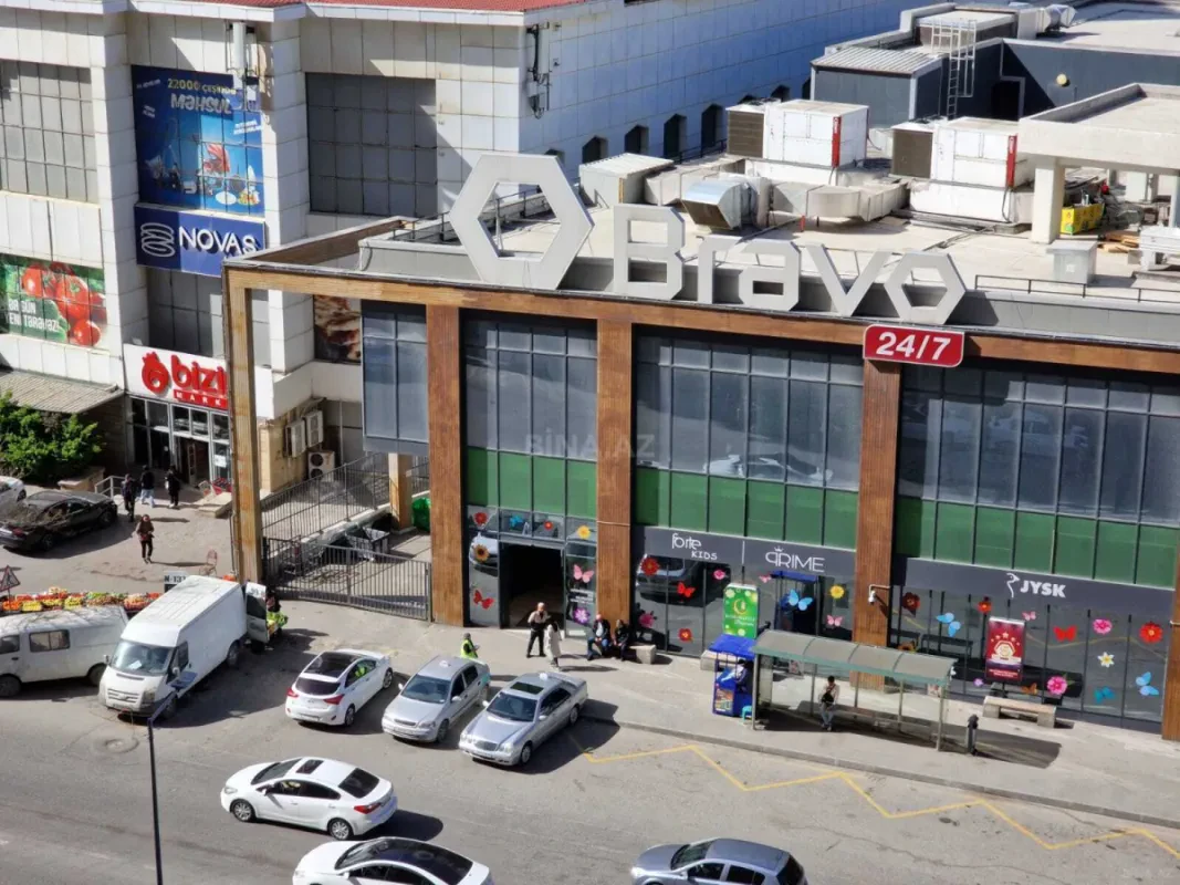 Satılır 4 otaqlı mənzil 142 m²