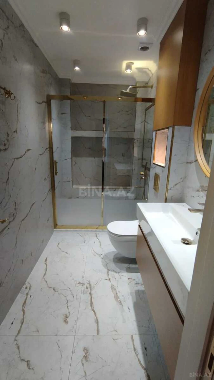 Satılır 4 otaqlı mənzil 155 m²