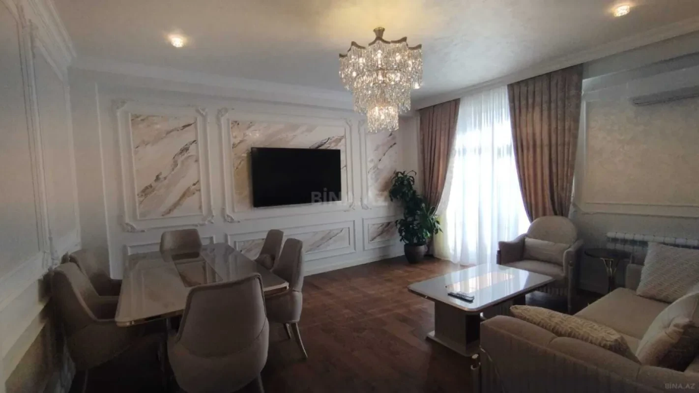 Satılır 4 otaqlı mənzil 155 m²
