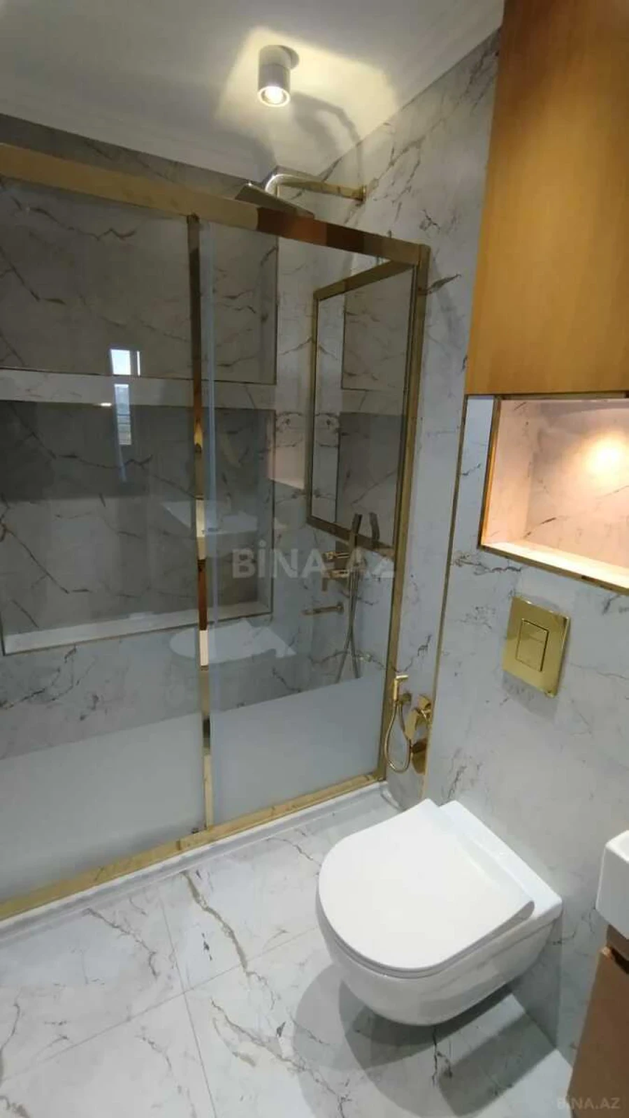 Satılır 4 otaqlı mənzil 155 m²
