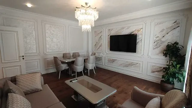 Satılır 4 otaqlı mənzil 155 m²
