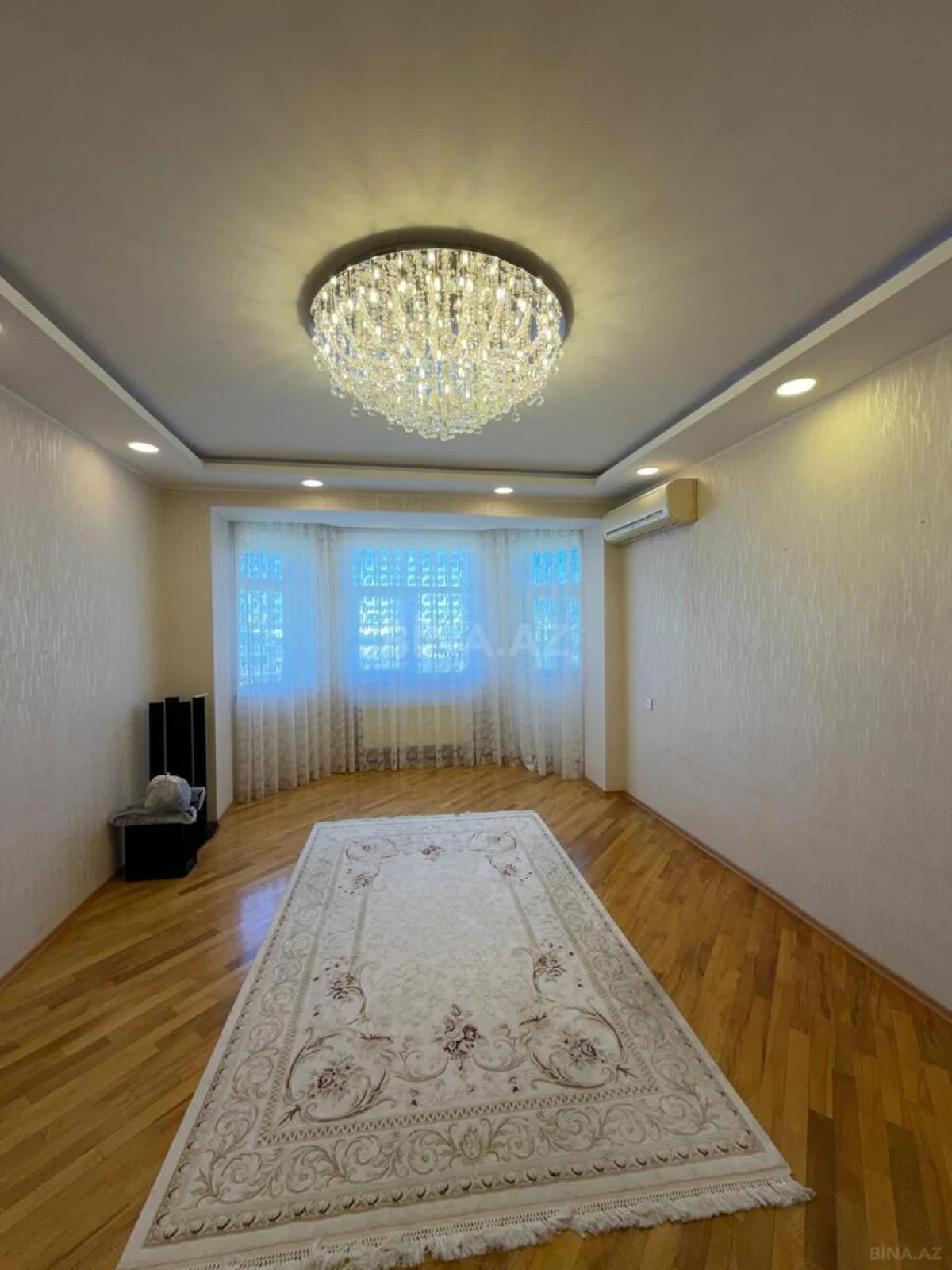 Satılır 3 otaqlı mənzil 110 m²
