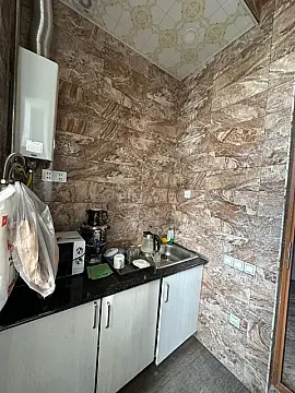 Kirayə verilir 1 otaqlı ofis 10 m²