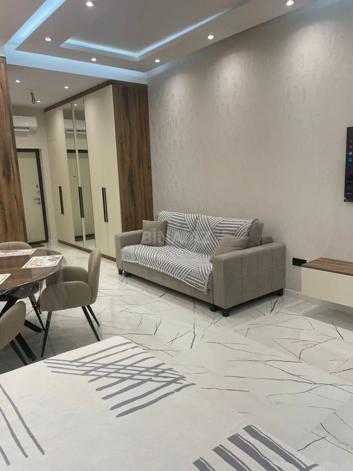 Kirayə verilir 1 otaqlı mənzil 57 m²