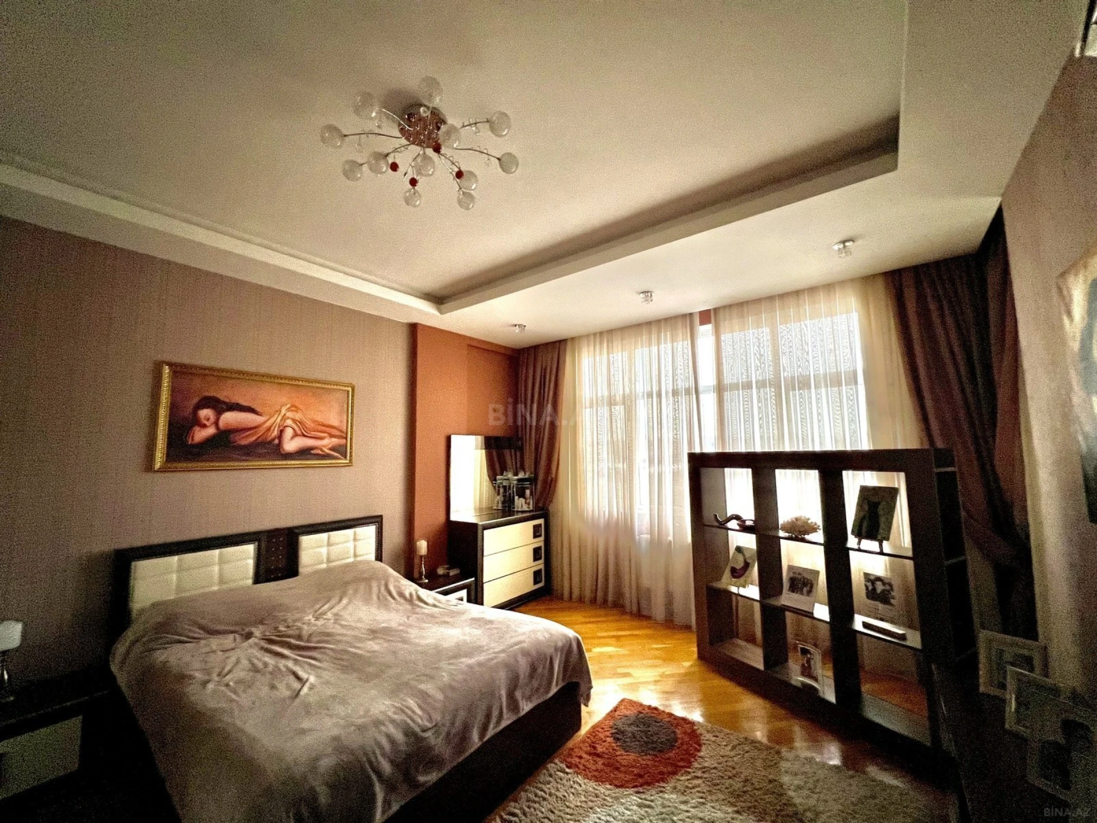 Satılır 3 otaqlı mənzil 141 m²