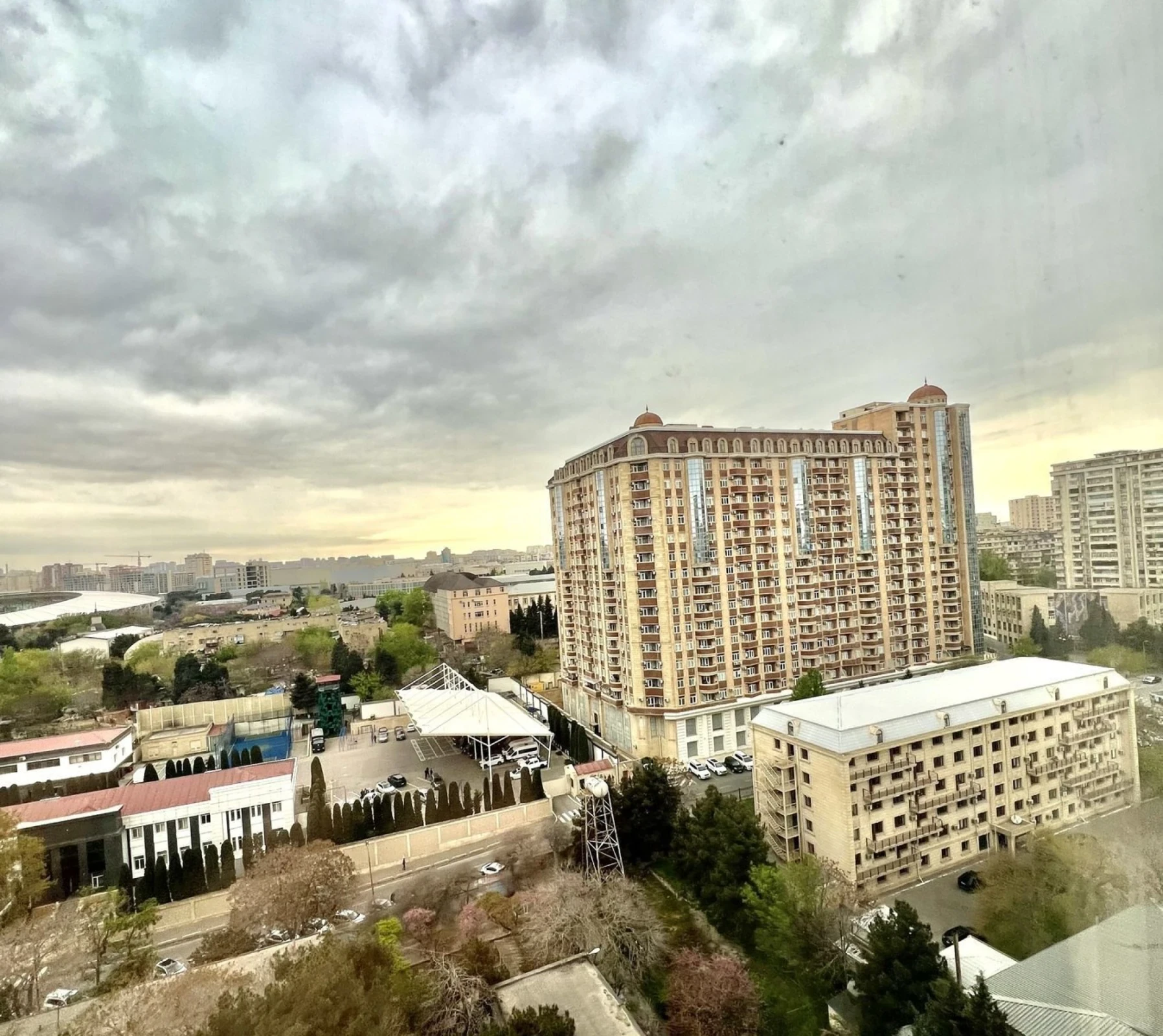 Satılır 3 otaqlı mənzil 141 m²