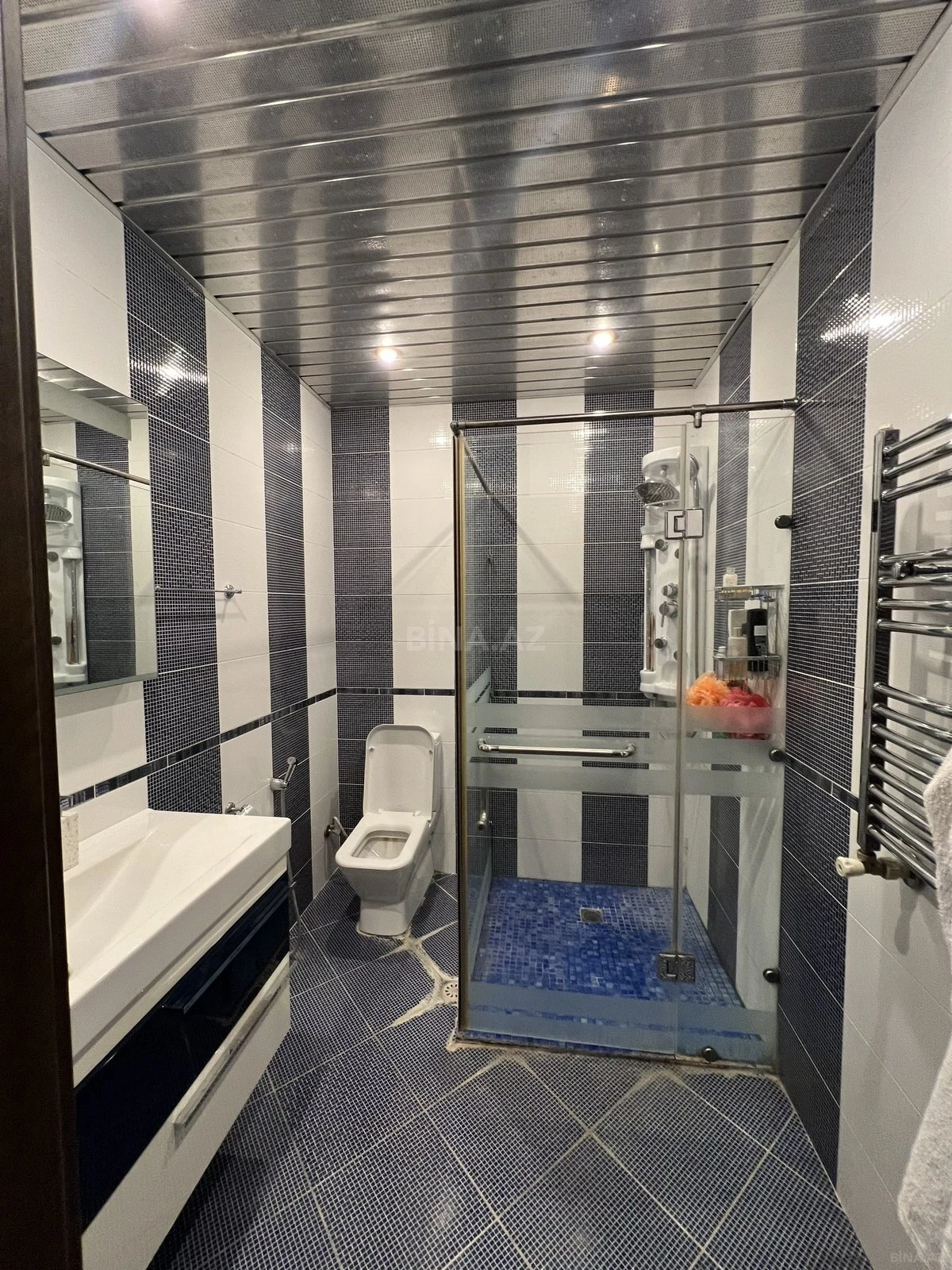 Satılır 3 otaqlı mənzil 141 m²