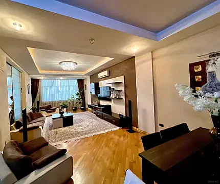 Satılır 3 otaqlı mənzil 141 m²