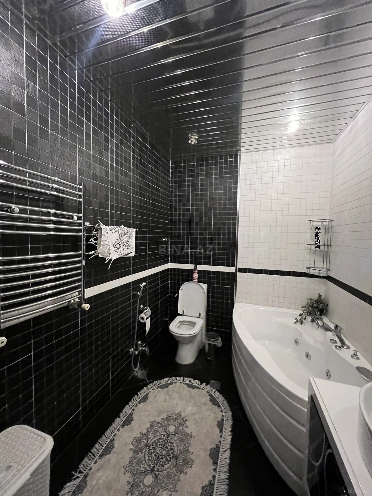 Satılır 3 otaqlı mənzil 141 m²