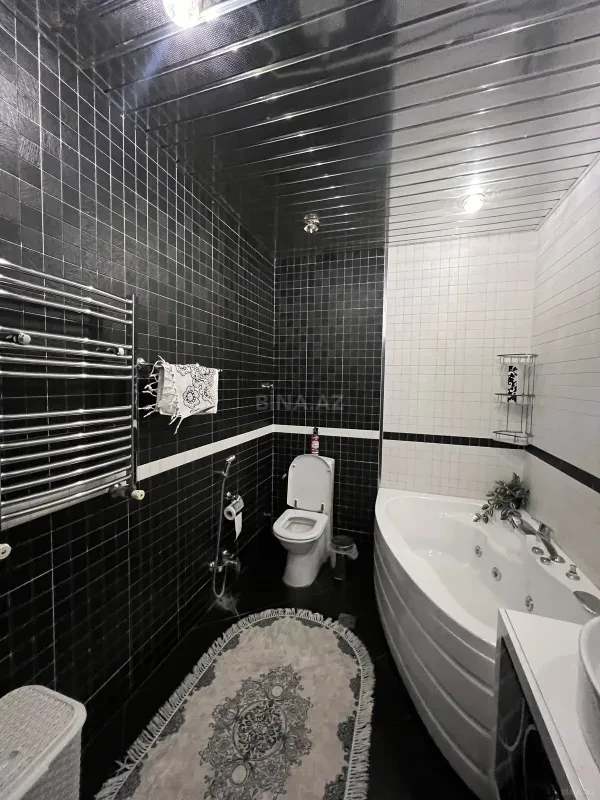 Satılır 3 otaqlı mənzil 141 m²