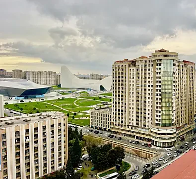 Satılır 3 otaqlı mənzil 141 m² — Bakı 3 otaq 141.00 m²