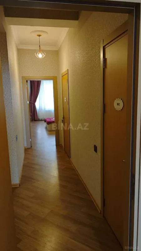 Satılır 2 otaqlı mənzil 103 m²