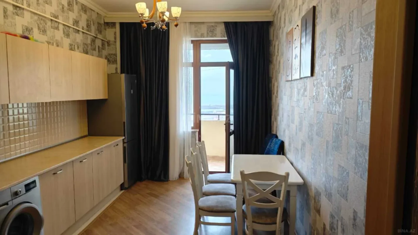 Satılır 2 otaqlı mənzil 103 m²