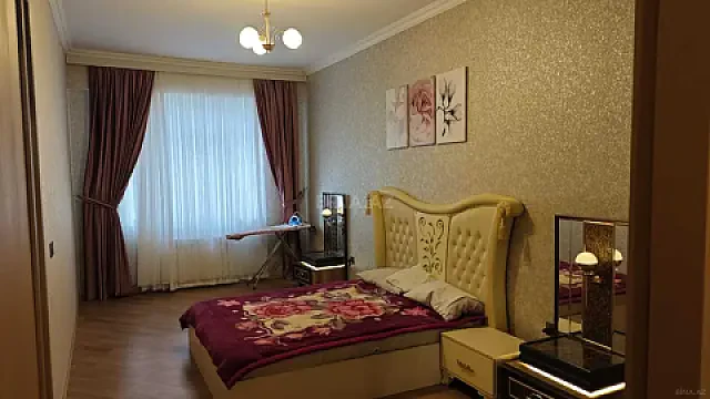 Satılır 2 otaqlı mənzil 103 m²