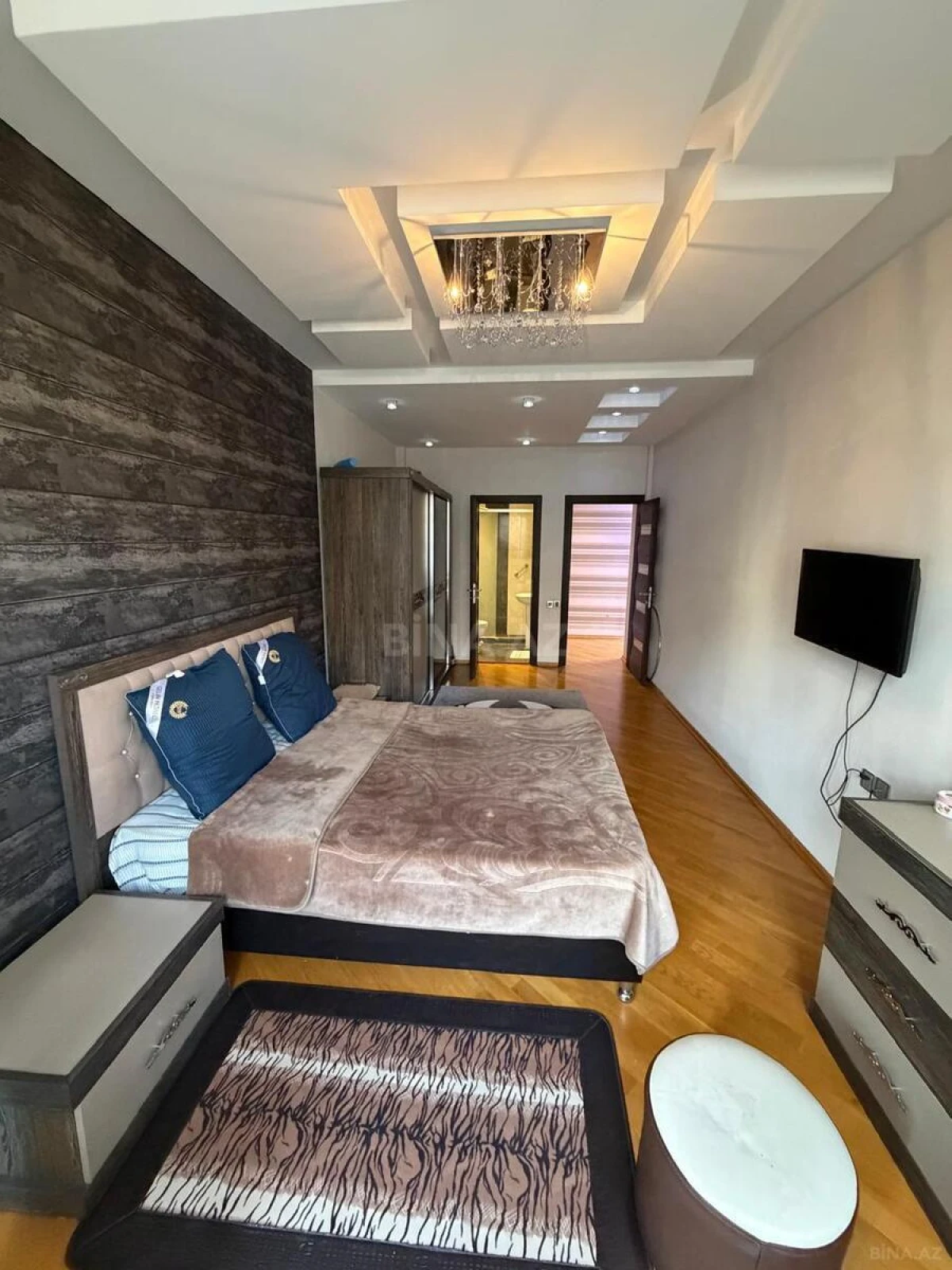 Satılır 3 otaqlı mənzil 130 m²