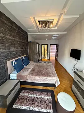 Satılır 3 otaqlı mənzil 130 m²