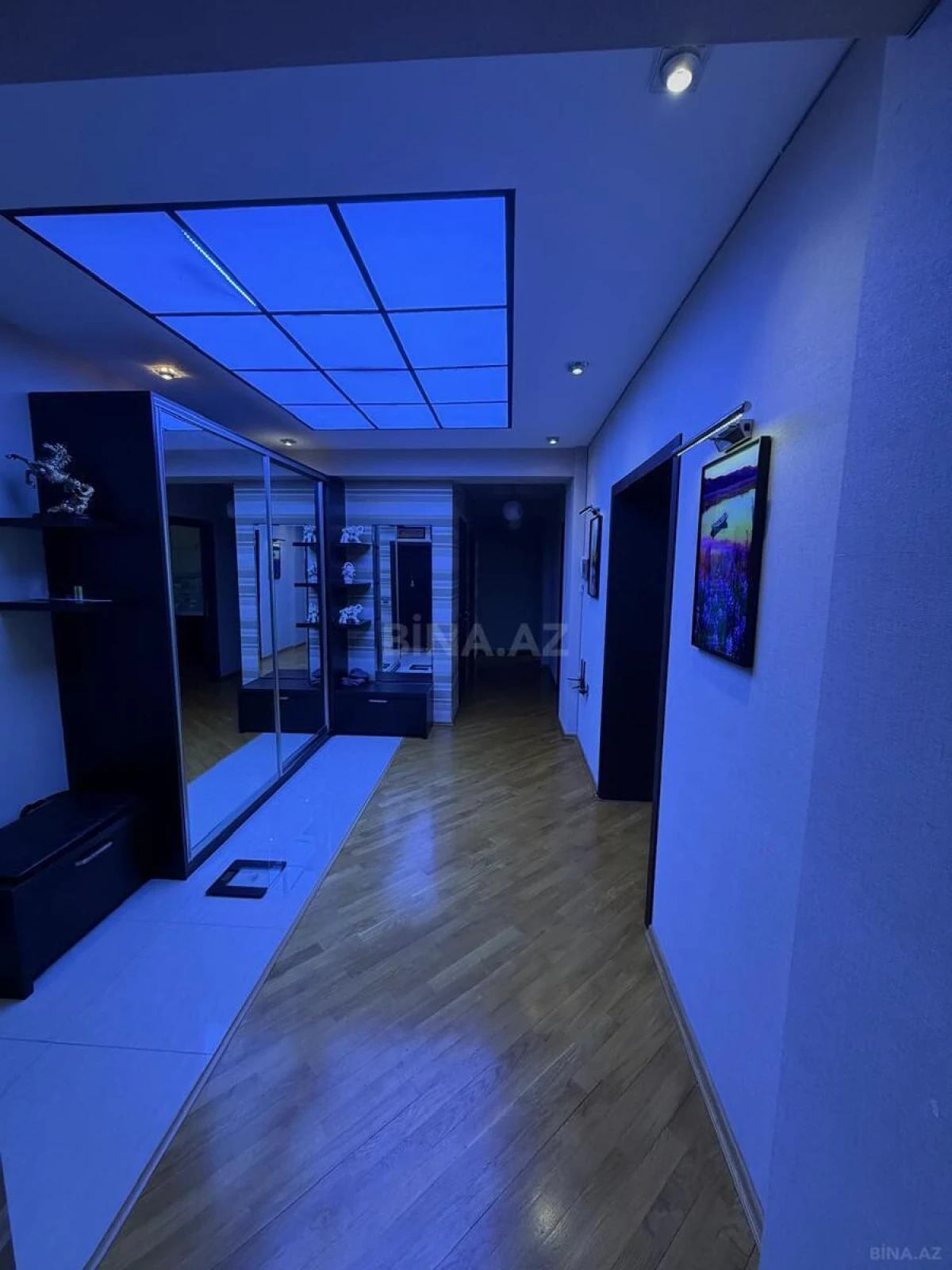 Satılır 3 otaqlı mənzil 130 m²