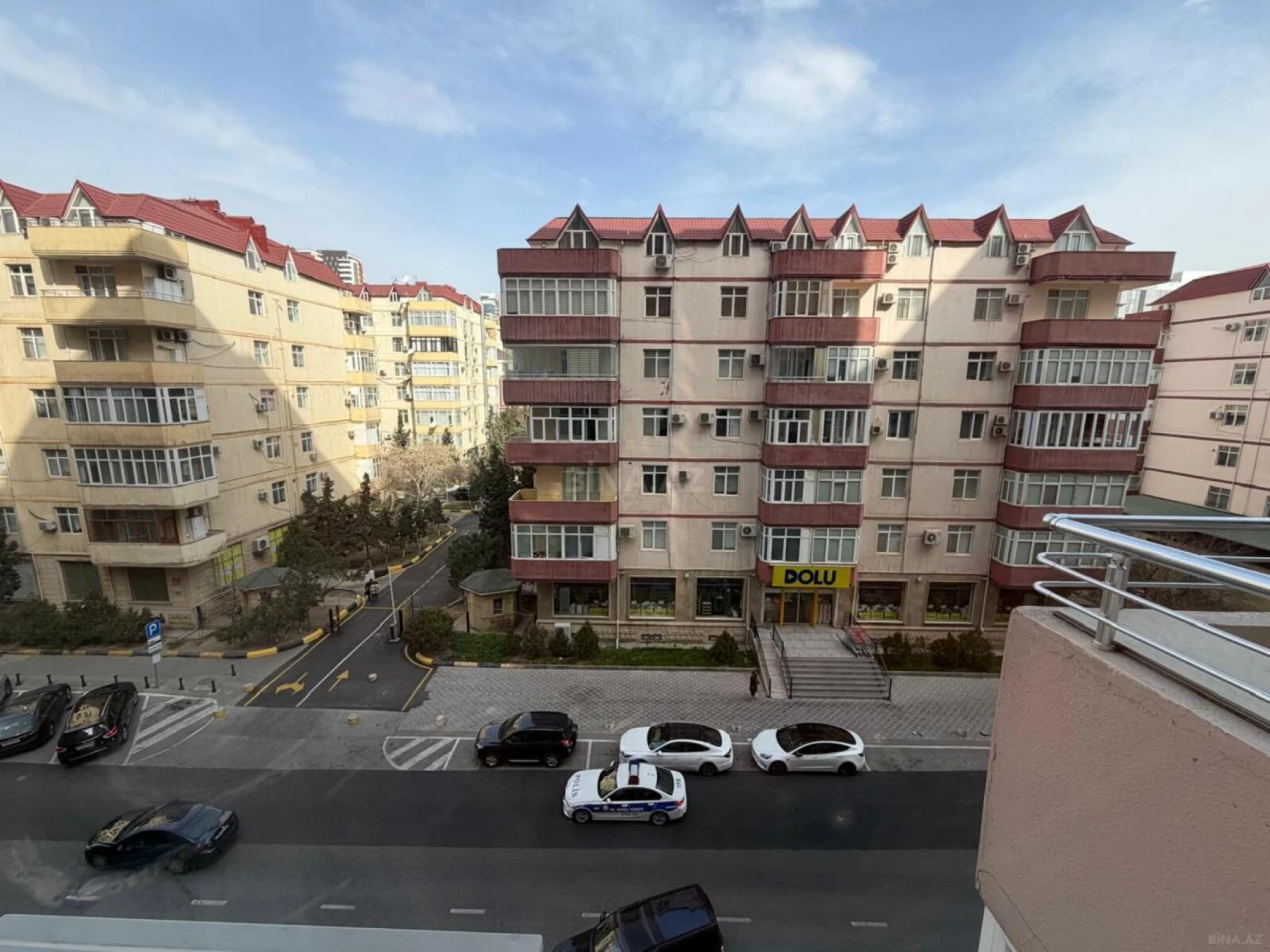 Satılır 3 otaqlı mənzil 130 m²