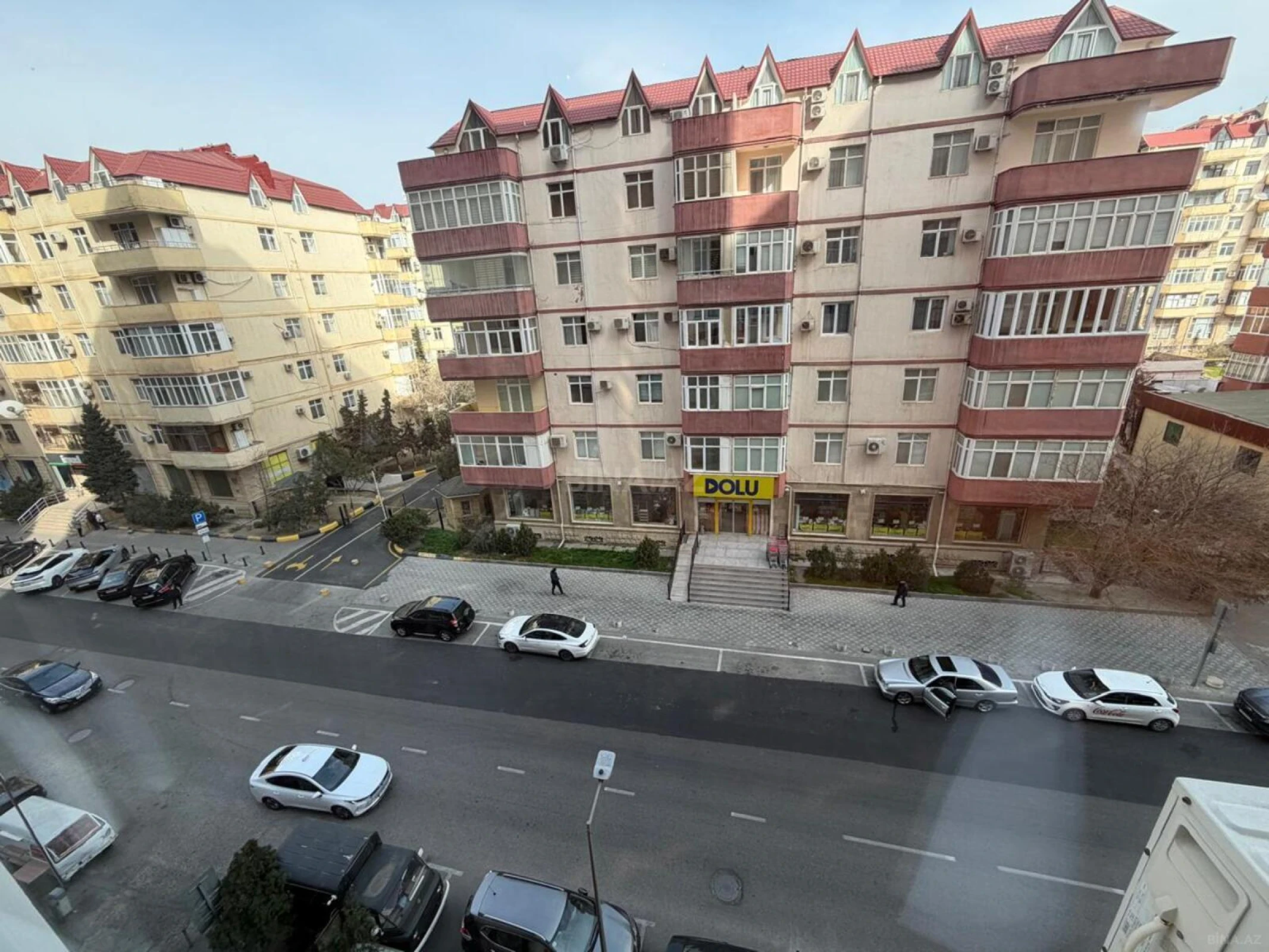 Satılır 3 otaqlı mənzil 130 m²