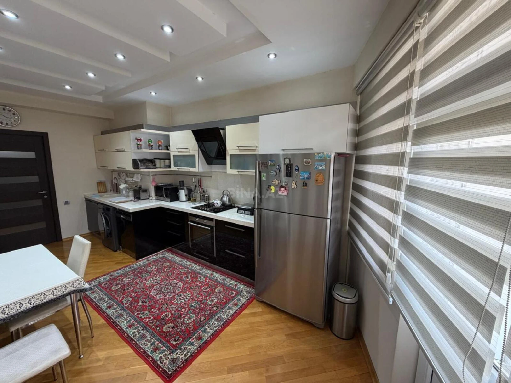 Satılır 3 otaqlı mənzil 130 m²